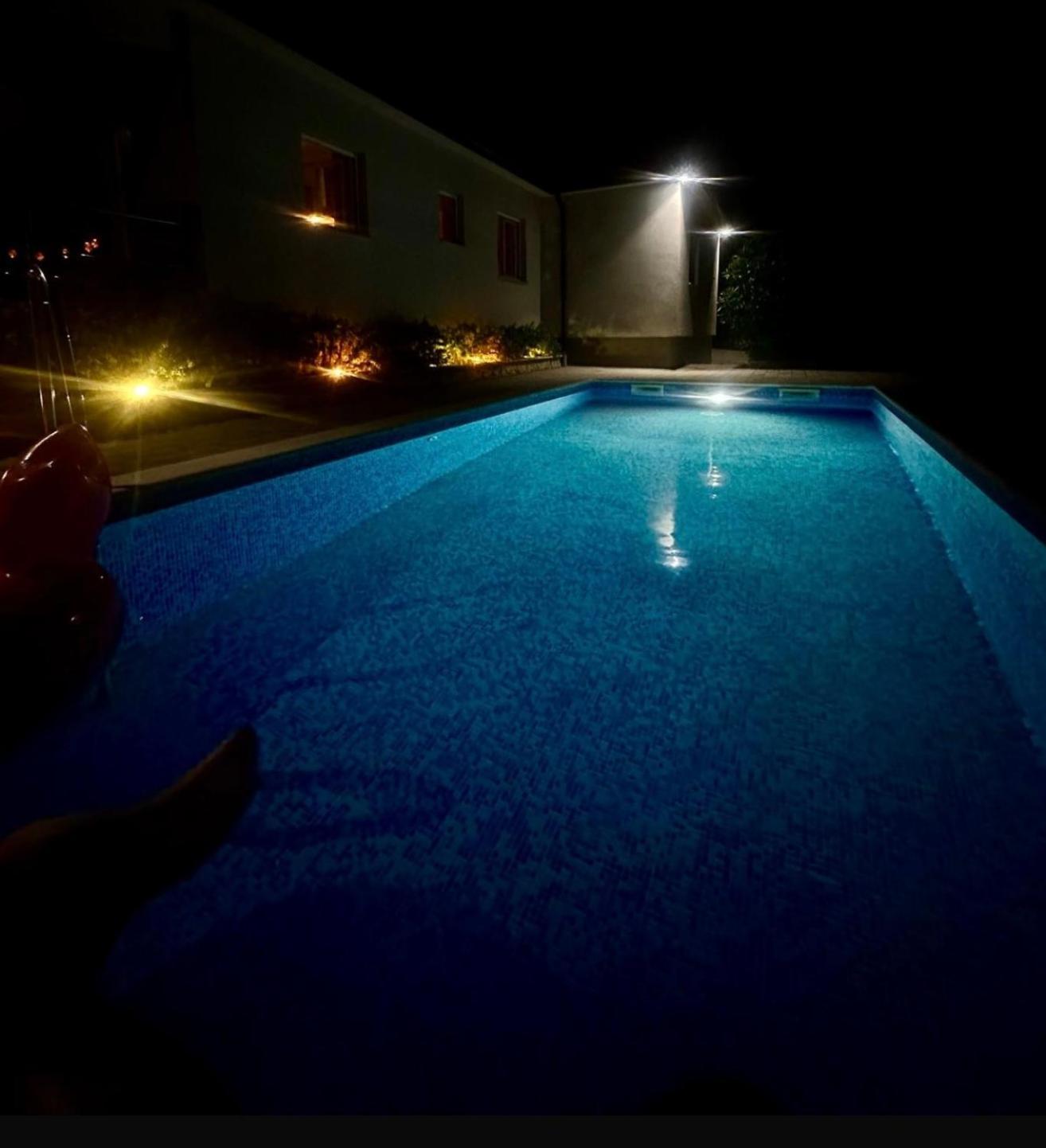 La Casa De Papel Villa ลาบิน ภายนอก รูปภาพ